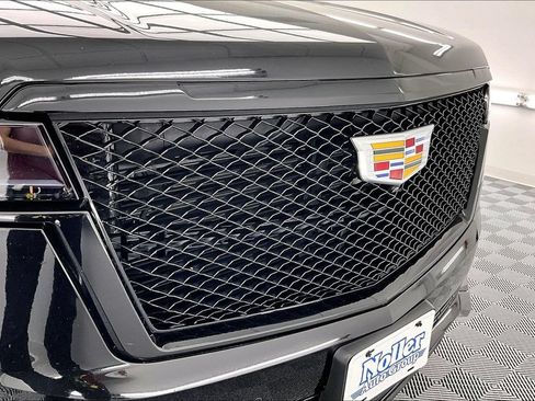 Used 2024 Cadillac Escalade Sport AWD/4WD image 29