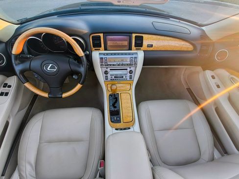 Used 2004 Lexus SC 430 Convertible RWD image 8