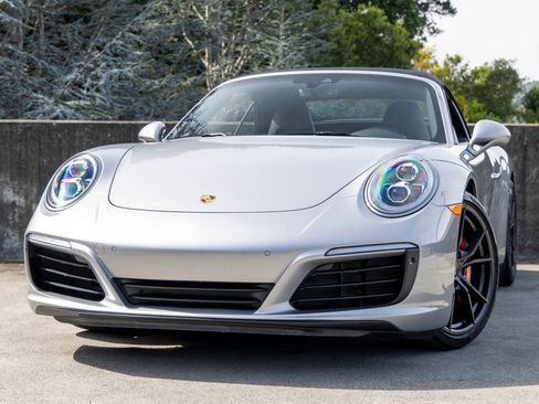 Used 2018 Porsche 911 Carrera S image 50