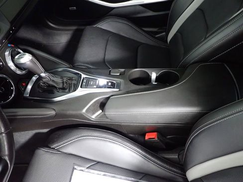 Used 2022 Chevrolet Camaro SS w/ LPO, Ground Effects Package RWD image 31