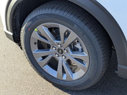 New 2026 Ford Explorer Active w/ Active Comfort Package image 10