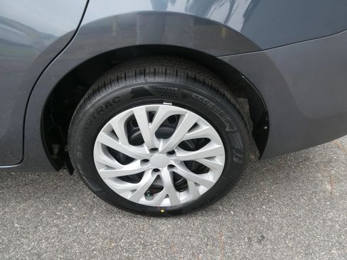 Used 2019 Toyota Corolla LE FWD image 30