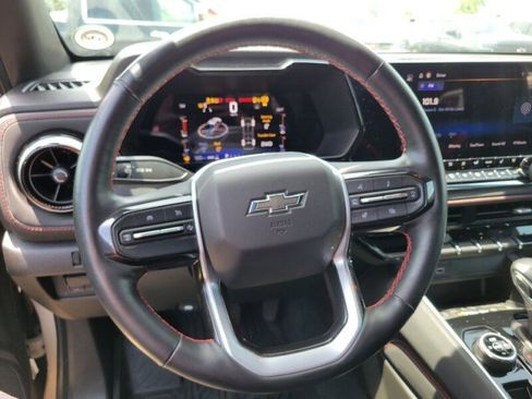 Used 2023 Chevrolet Colorado Z71 w/ Z71 Convenience Package 2 image 9