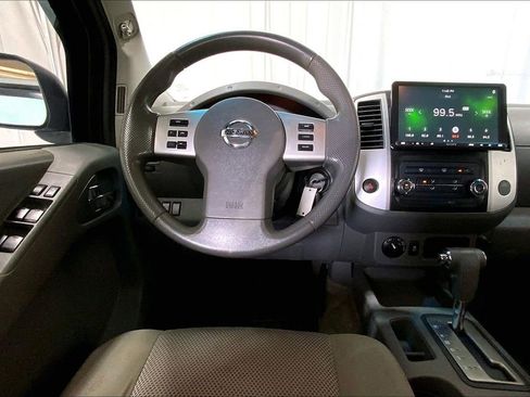 Used 2013 Nissan Frontier SV AWD/4WD image 4