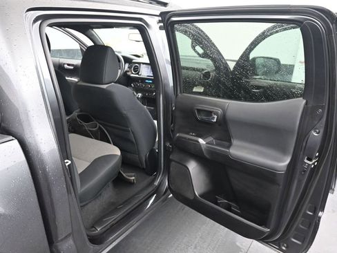 Used 2022 Toyota Tacoma TRD Sport image 20