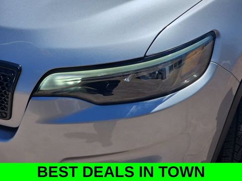 Used 2021 Jeep Cherokee Latitude Plus FWD image 31