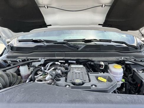 Used 2025 RAM 3500 Laramie AWD/4WD image 31