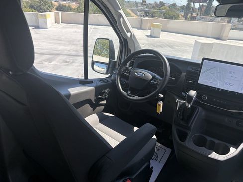 Used 2023 Ford Transit 350 XLT RWD image 22