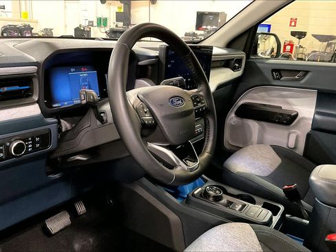 Used 2025 Ford Maverick XLT w/ XLT Luxury Package image 14