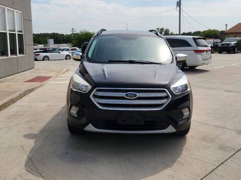 Used 2018 Ford Escape SE w/ SE Sync 3 Package AWD/4WD image 9