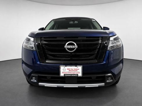 Used 2022 Nissan Pathfinder SL w/ SL Black Package AWD/4WD image 2