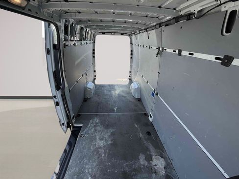 Used 2021 Mercedes-Benz Sprinter 2500 image 12