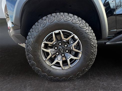 Used 2024 Chevrolet Colorado ZR2 w/ ZR2 Convenience Package III image 9