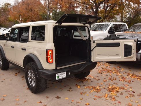 Certified 2025 Ford Bronco Badlands image 44