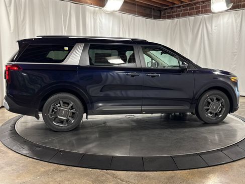 New 2026 Kia Carnival EX FWD image 9