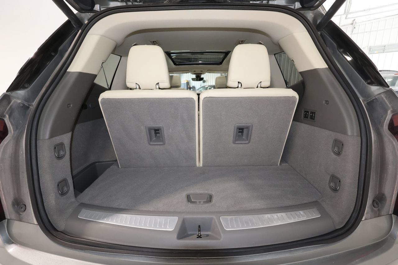 Used 2023 Cadillac XT6 Premium Luxury w/ Technology Package AWD/4WD image 26