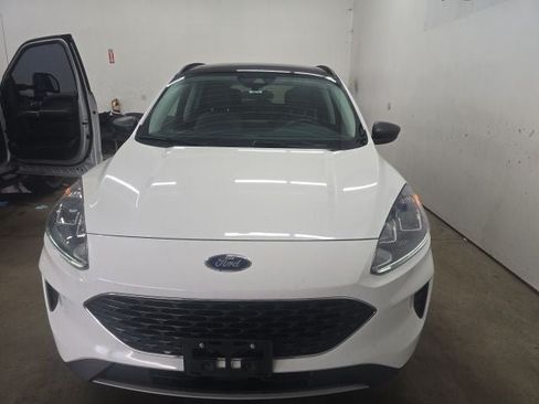 Used 2022 Ford Escape SE w/ Convenience Package FWD image 17