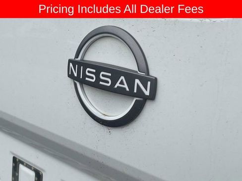 Used 2022 Nissan Frontier SV AWD/4WD image 11