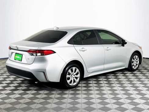 Used 2025 Toyota Corolla LE FWD image 8