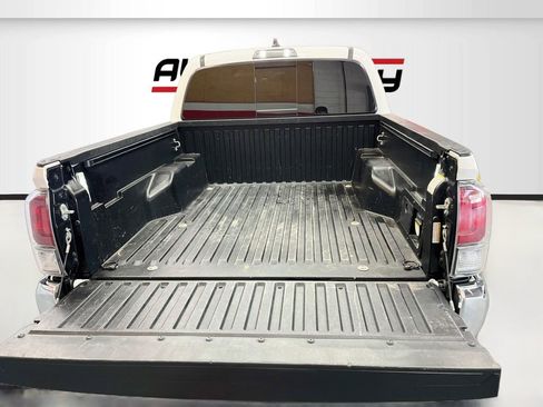 Used 2023 Toyota Tacoma TRD Off-Road image 24