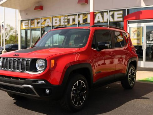 Used 2023 Jeep Renegade Latitude AWD/4WD image 1