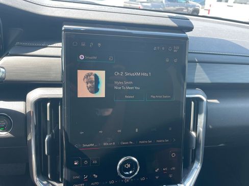 New 2026 GMC Acadia Elevation image 18