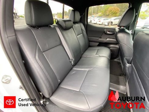 Certified 2020 Toyota Tacoma TRD Off-Road w/ TRD Premium Off Road Package AWD/4WD image 19