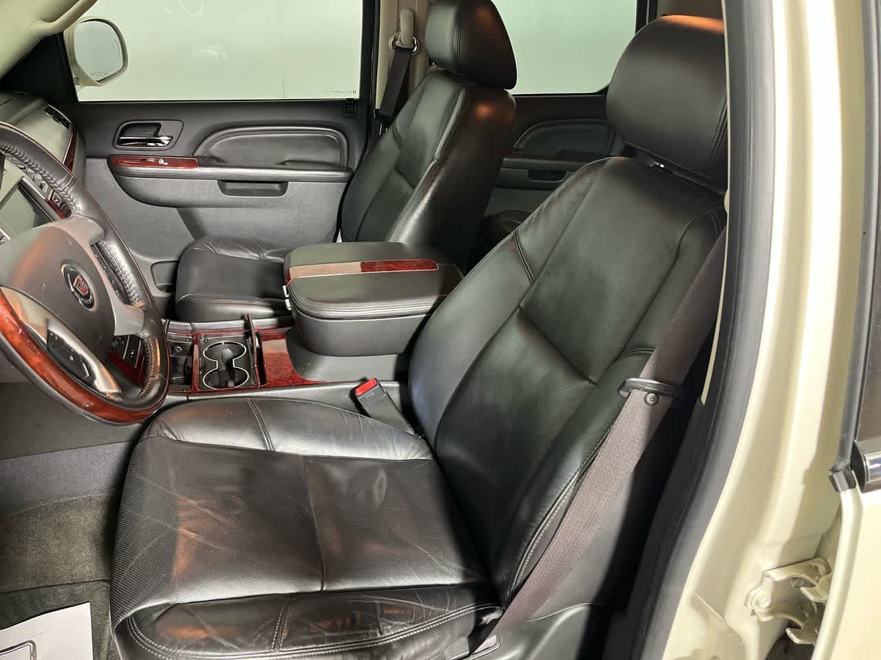 Used 2010 Cadillac Escalade AWD image 15
