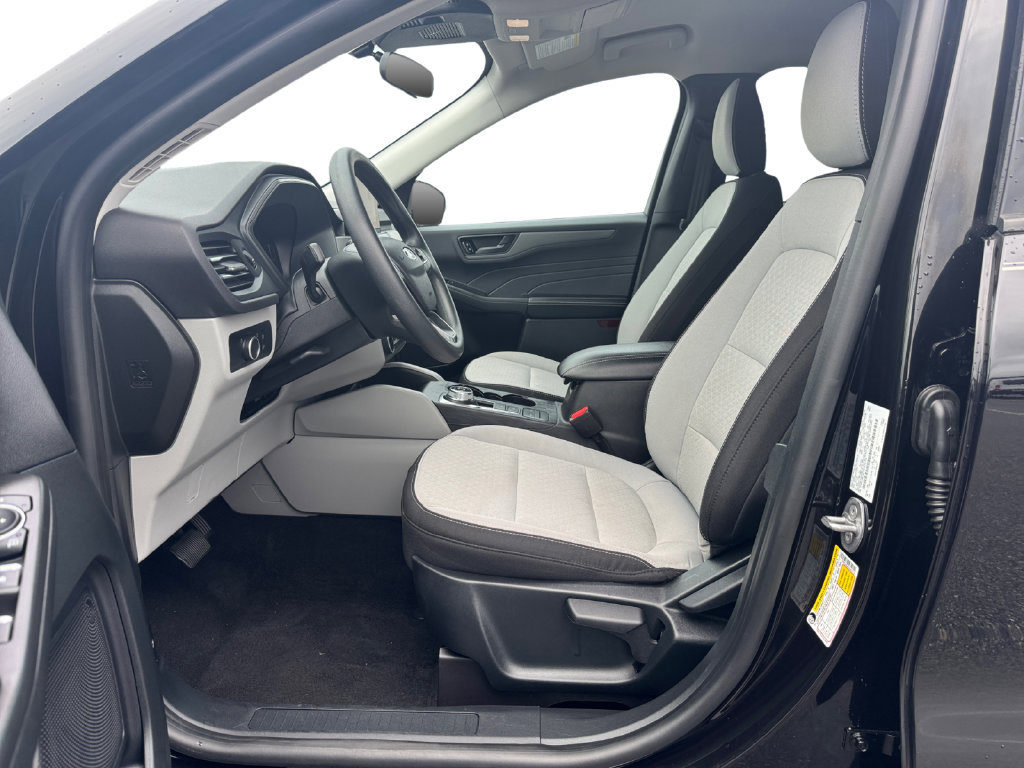 Used 2025 Ford Escape Active AWD/4WD image 9