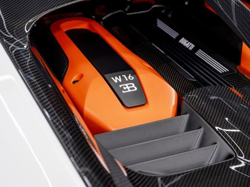 Used 2022 Bugatti Chiron Pur Sport image 50