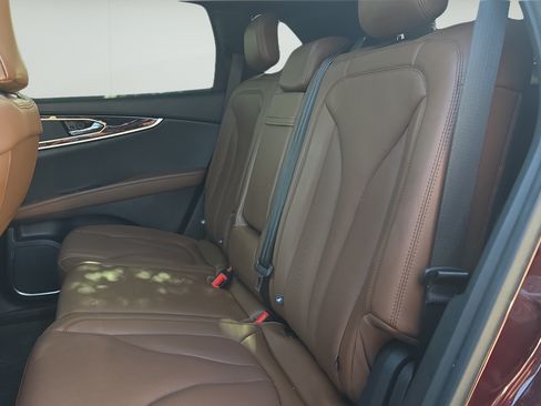 Used 2022 Lincoln Nautilus Reserve AWD/4WD image 21