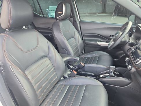 Used 2020 Nissan Kicks SR w/ SR Premium Package FWD image 10