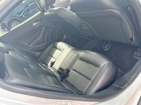 Used 2015 Mercedes-Benz GLA 250 image 12