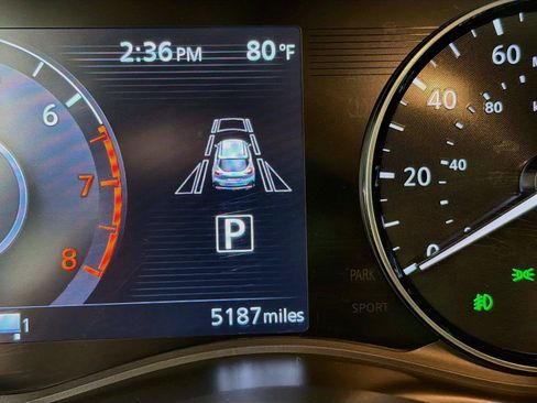 Used 2024 Nissan Kicks SR FWD image 18