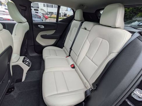Used 2025 Volvo XC40 B5 Plus AWD/4WD image 26