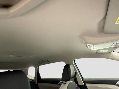 New 2026 Volkswagen Taos SE FWD image 16