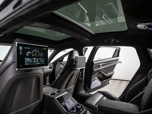 Used 2018 Porsche Panamera Turbo S Executive image 26