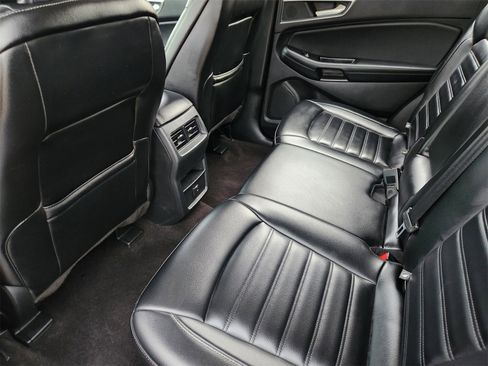 Used 2020 Ford Edge SEL image 38