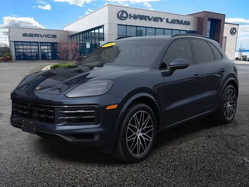 Used 2024 Porsche Cayenne AWD/4WD image 1