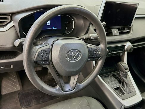 Used 2024 Toyota RAV4 XLE image 18