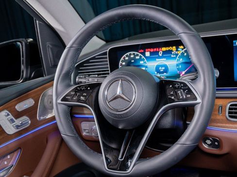 Used 2026 Mercedes-Benz GLS 450 4MATIC image 21