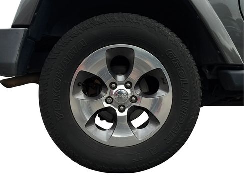 Used 2017 Jeep Wrangler Sahara w/ Connectivity Group image 23