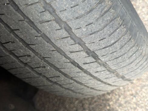 Used 2023 Chrysler Pacifica Touring-L image 6