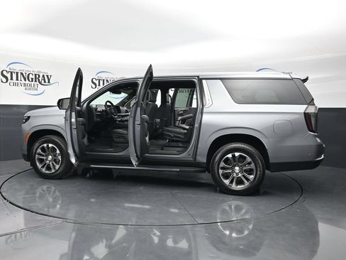 Used 2026 Chevrolet Suburban LT w/ Comfort Package RWD image 40