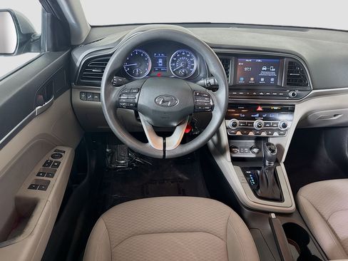 Used 2020 Hyundai Elantra SEL FWD image 17