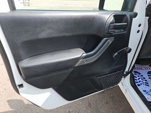 Used 2018 Jeep Wrangler Sport image 12