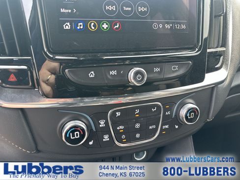 Used 2023 Chevrolet Traverse LT FWD image 17