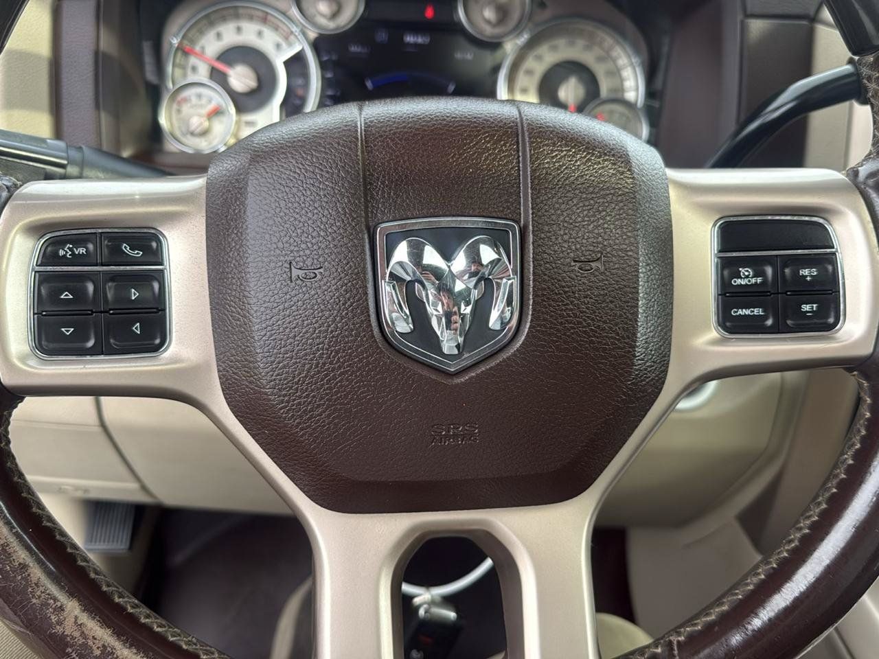 Used 2014 RAM 3500 Laramie Longhorn w/ Convenience Group AWD/4WD image 17