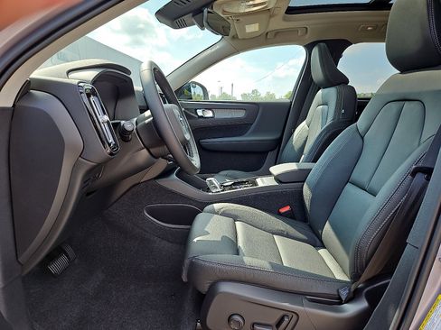 New 2026 Volvo XC40 B5 Plus w/ Protection Package Premier image 11