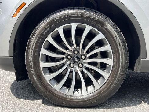 Used 2022 Lincoln Aviator AWD w/ Premium Package image 17